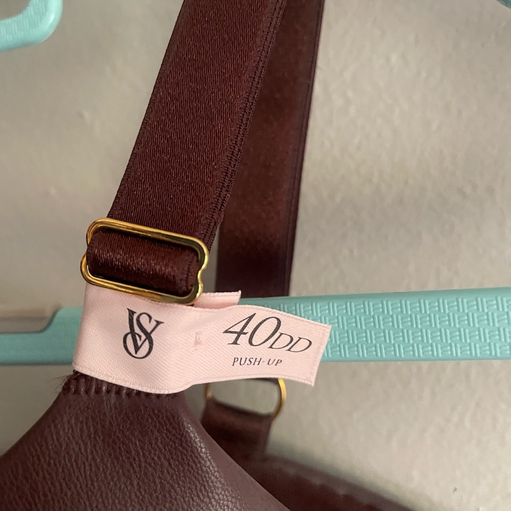 Victoria’s Secret Faux Leather Burgundy Brown Push Up Bra, Very Sexy, Size 40DD - Picture 3 of 5